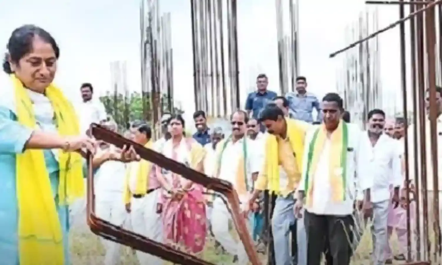 AP: వైద్య కళాశాలలపై వైసీపీ విషం AP: వైద్య కళాశాలలపై వైసీపీ విషం