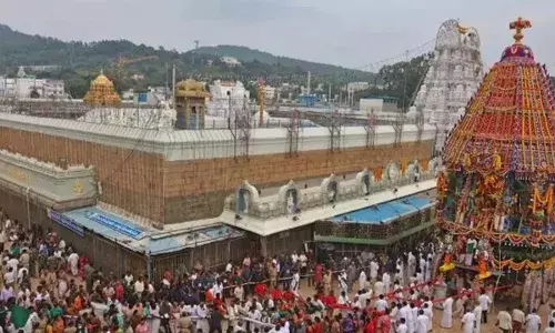 TTD : రేపు తిరుమల ఆలయంలో విఐపి దర్శనాలు రద్దు TTD : రేపు తిరుమల ఆలయంలో విఐపి దర్శనాలు రద్దు