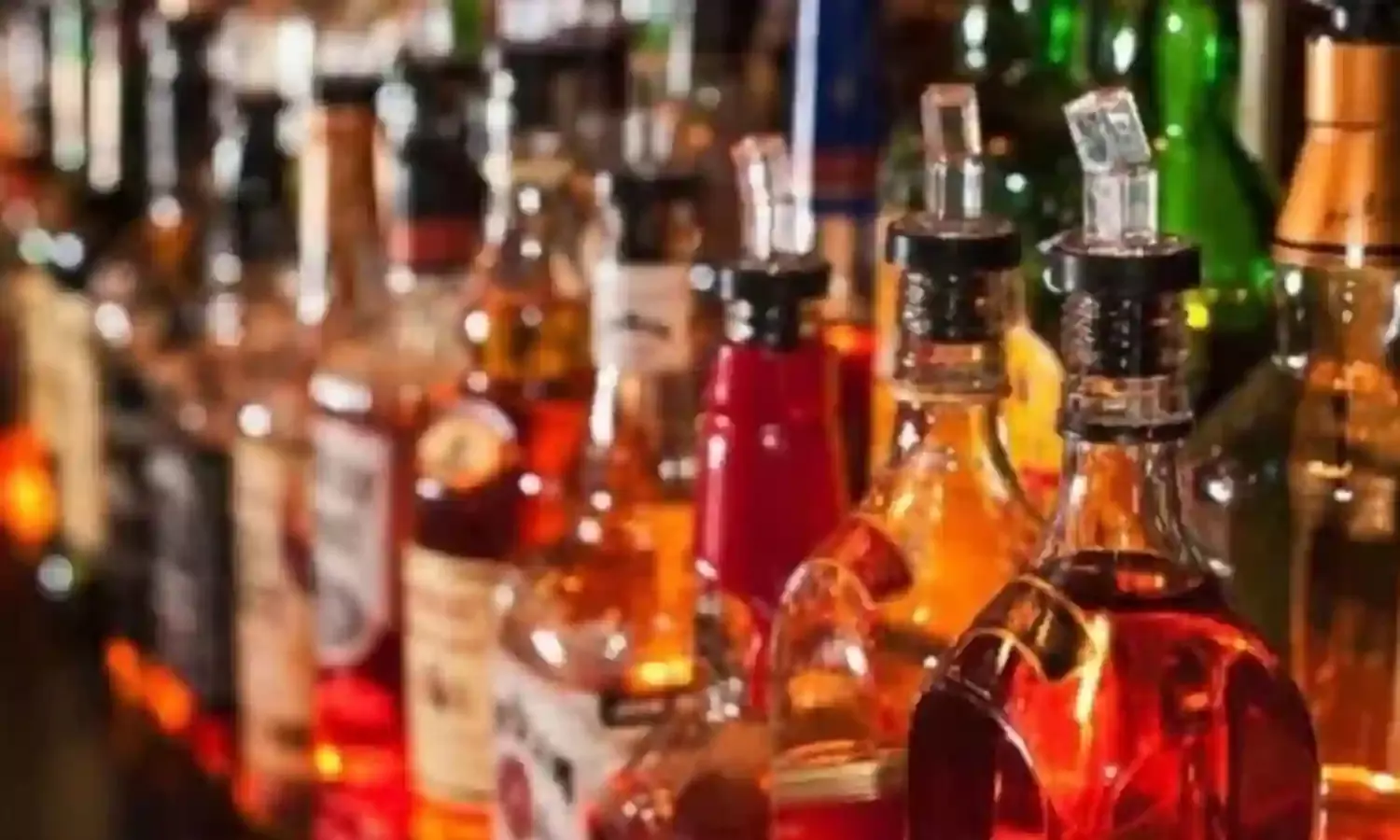 AP Liquor Scam : చెవిరెడ్డి భాస్కరరెడ్డి సహా నలుగురిపై సిట్ ఛార్జిషీట్ AP Liquor Scam : చెవిరెడ్డి భాస్కరరెడ్డి సహా నలుగురిపై సిట్ ఛార్జిషీట్