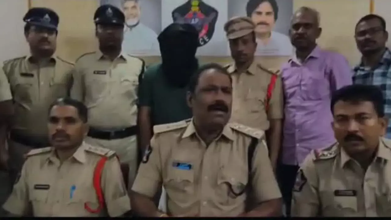 తాళాలు వేసిన ఇల్లనే టార్గెట్ చేసే ఒంటరి దొంగ అరెస్ట్..!