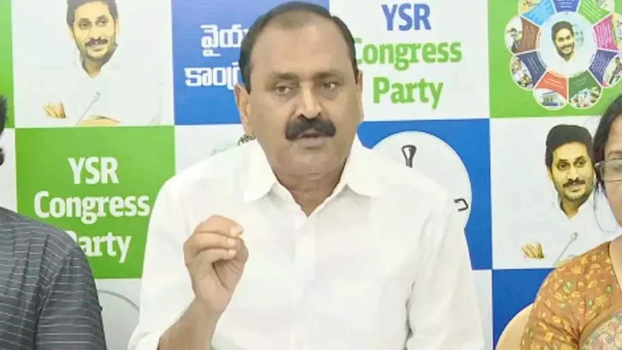 Bhumana Karunakar Reddy : వైసీపీ నేత భూమన కరుణాకర్ రెడ్డి పై కేసు నమోదు Bhumana Karunakar Reddy : వైసీపీ నేత భూమన కరుణాకర్ రెడ్డి పై కేసు నమోదు