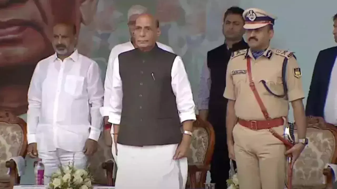 Rajnath Singh  : తెలంగాణ విమోచన దినోత్సవ వేడుకలు.. హాజరైన రాజ్నాథ్ సింగ్.. Rajnath Singh  : తెలంగాణ విమోచన దినోత్సవ వేడుకలు.. హాజరైన రాజ్నాథ్ సింగ్..