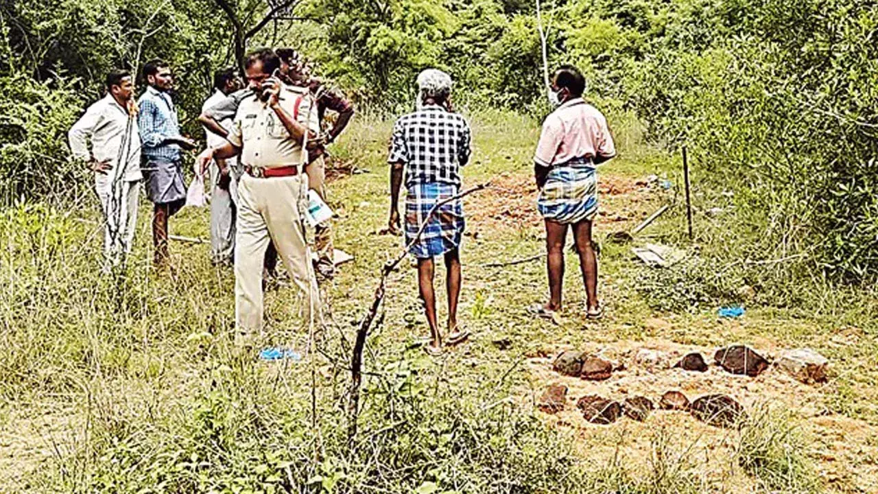 Crime : వీడిన తిరుపతి అడవిలో నాలుగు మృతదేహాల మిస్టరీ
