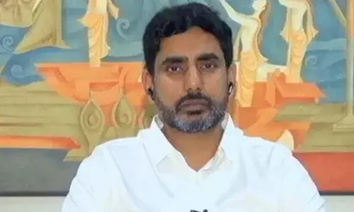 Nara Lokesh : బెంగళూరు రోడ్లపై కంపెనీ సీఈవో పోస్ట్.. విశాఖ రావాలన్న లోకేశ్ Nara Lokesh : బెంగళూరు రోడ్లపై కంపెనీ సీఈవో పోస్ట్.. విశాఖ రావాలన్న లోకేశ్