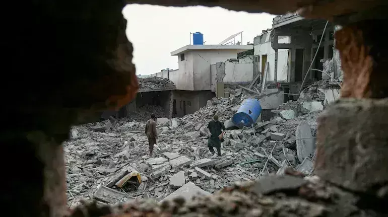 Lashkar-e-Taiba: మా ప్రధాన స్థావరం ధ్వంసమైంది: లష్కరే కమాండర్ అంగీకారం Lashkar-e-Taiba: మా ప్రధాన స్థావరం ధ్వంసమైంది: లష్కరే కమాండర్ అంగీకారం