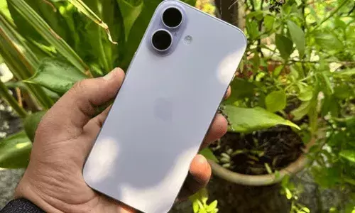 iPhone 17: క్యూలో వద్దు.. ఆన్ లైన్ లో ఆర్డర్ పెడితే చాలు..