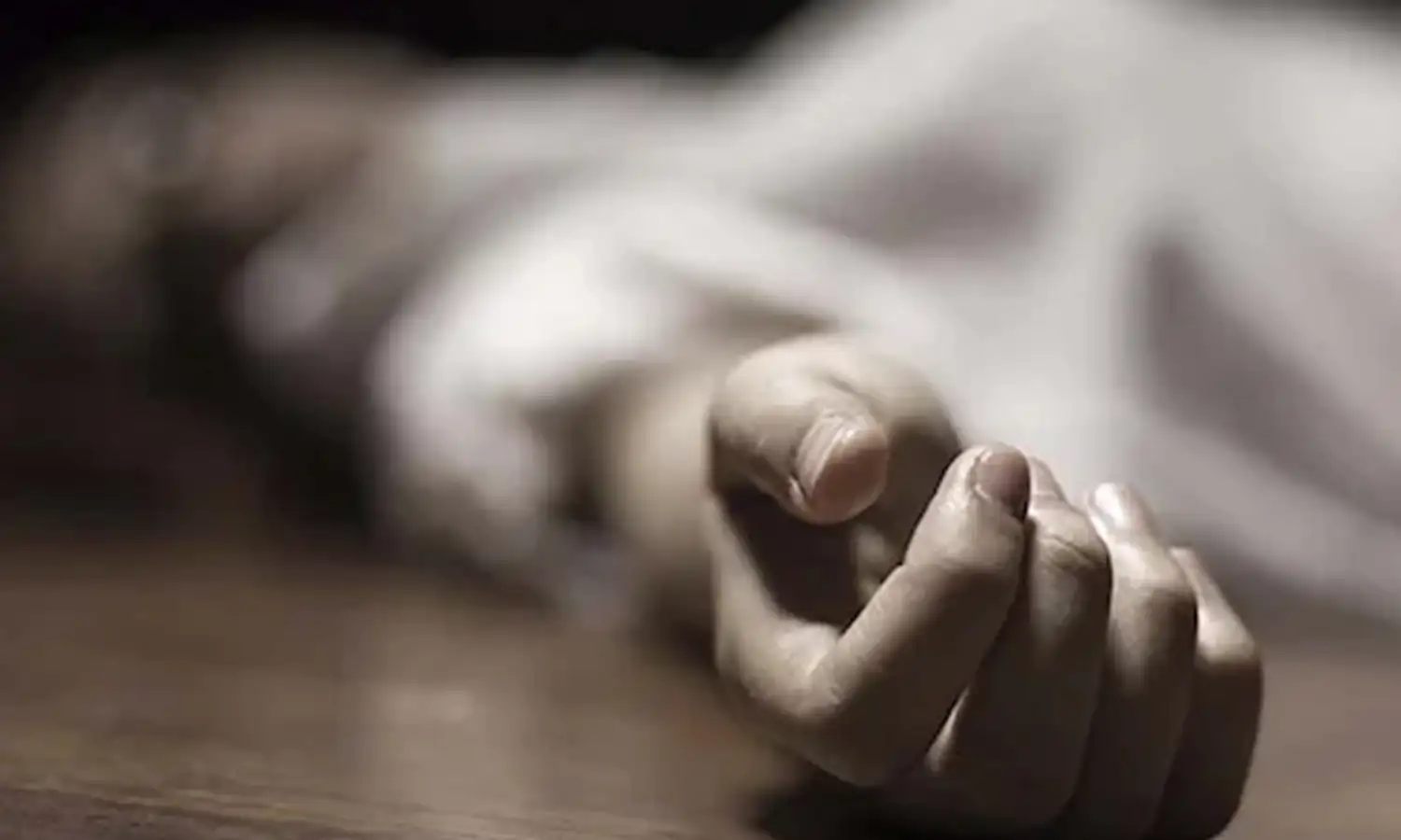 Crime : భార్యను నరికి చంపిన భర్త.. కుషాయిగూడలో దారుణం Crime : భార్యను నరికి చంపిన భర్త.. కుషాయిగూడలో దారుణం