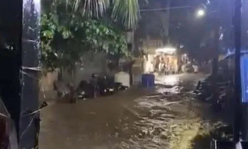 Crime : రాయచోటిలో వరద బీభత్సం.. బాధిత కుటుంబాల ఆర్థికసాయం అందజేత Crime : రాయచోటిలో వరద బీభత్సం.. బాధిత కుటుంబాల ఆర్థికసాయం అందజేత