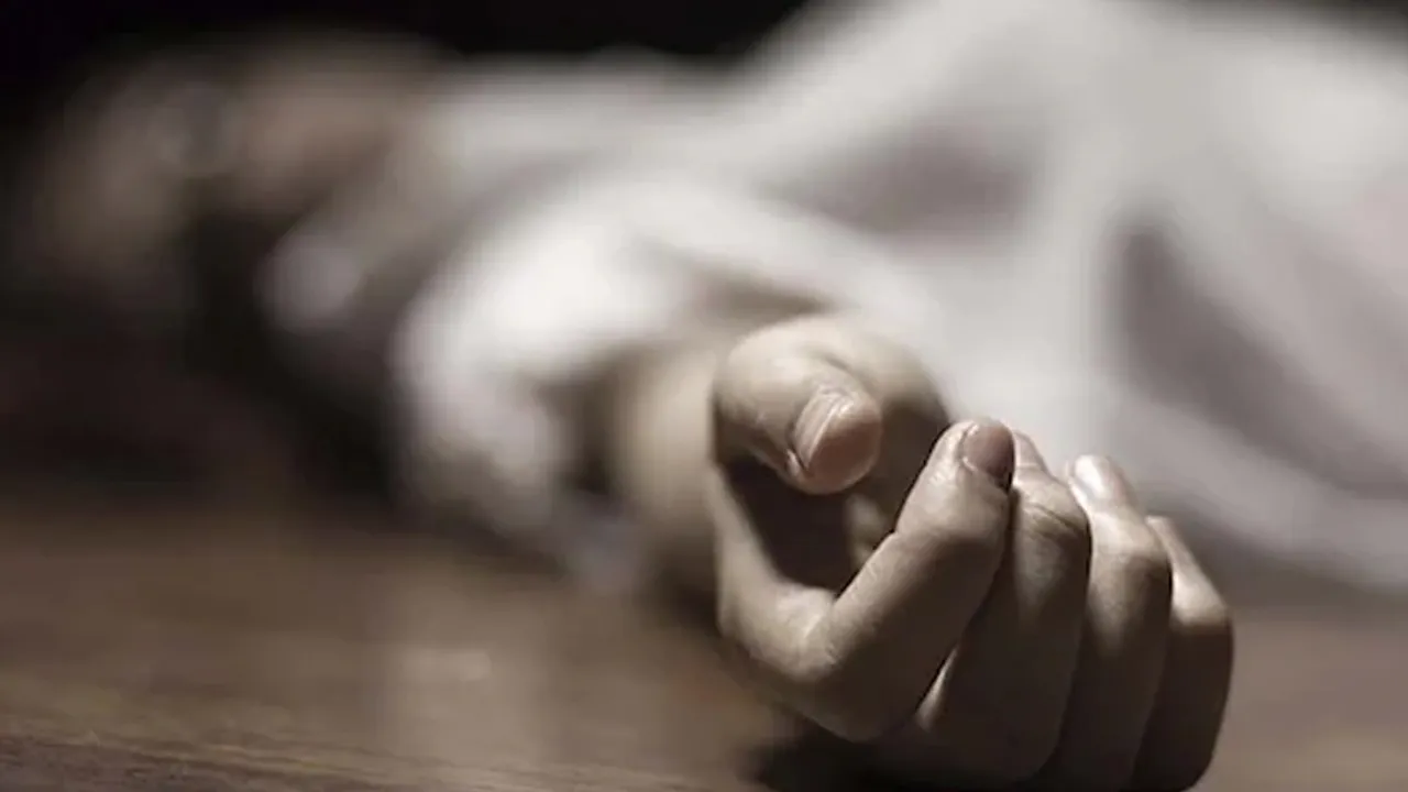 Crime : భార్యను నరికి చంపిన భర్త.. కుషాయిగూడలో దారుణం Crime : భార్యను నరికి చంపిన భర్త.. కుషాయిగూడలో దారుణం