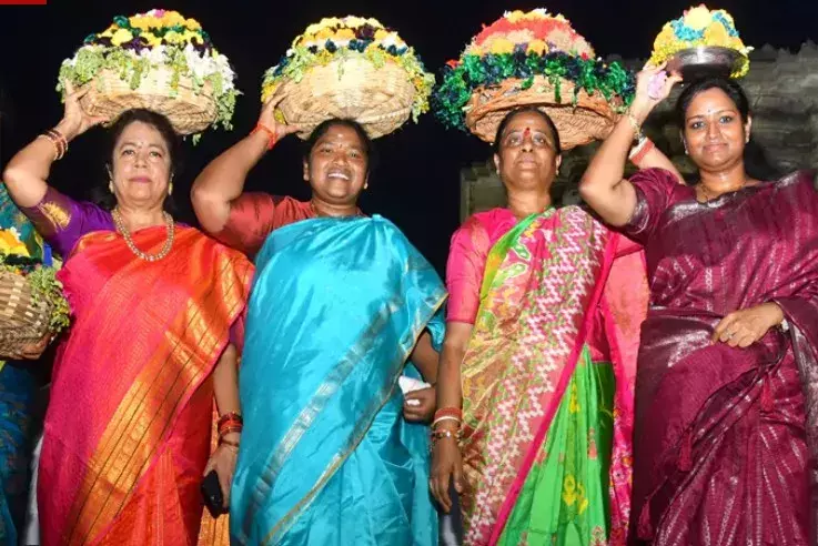 BATHUKAMMA: కనుల పండువగా.. ఎంగిలిపూల బతుకమ్మ