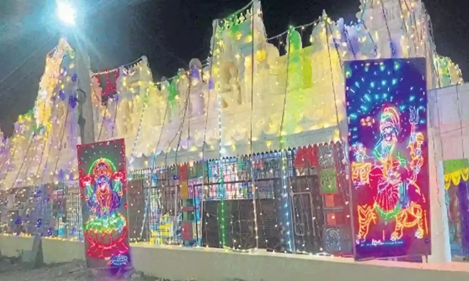 Sharanavaratri : అంగరంగ వైభవంగా శరన్నవరాత్రి వేడుకలు Sharanavaratri : అంగరంగ వైభవంగా శరన్నవరాత్రి వేడుకలు