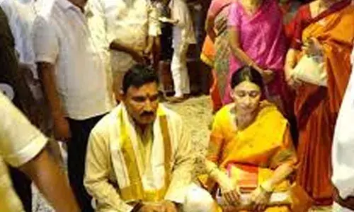 Sujana : విజయవాడ దుర్గమ్మను దర్శించుకున్న ఎమ్మెల్యే సుజనా దంపతులు