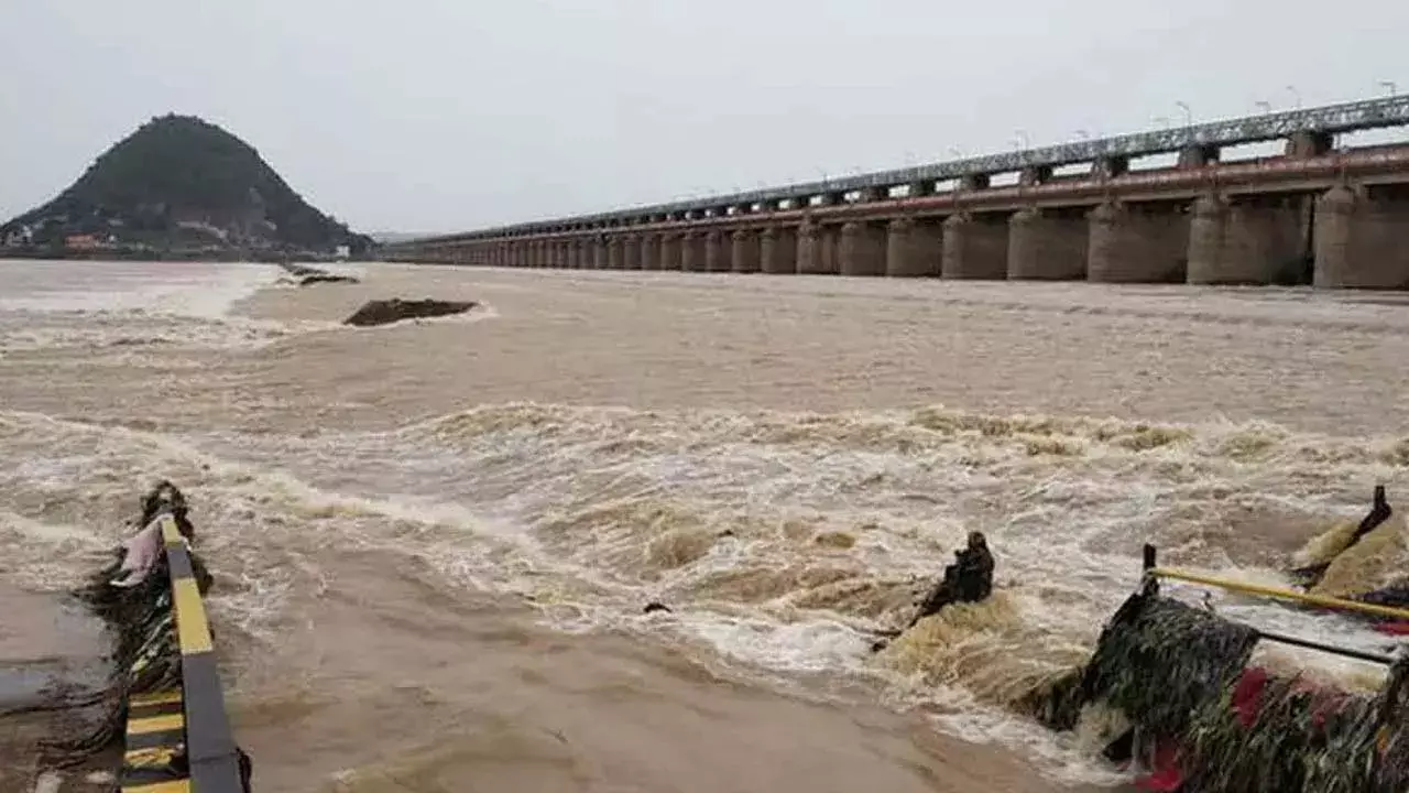 Krishnamma Ugrarupam : కృష్ణమ్మ ఉగ్రరూపం: భారీగా నీటి విడుదల... Krishnamma Ugrarupam : కృష్ణమ్మ ఉగ్రరూపం: భారీగా నీటి విడుదల...