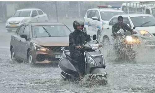 RAINS: హైదరాబాద్‌లో వర్ష బీభత్సం