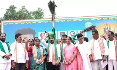 Revanth Reddy : మేడారం జాతరకు జాతీయ హోదా ఇవ్వాలి - సీఎం రేవంత్రెడ్డి Revanth Reddy : మేడారం జాతరకు జాతీయ హోదా ఇవ్వాలి - సీఎం రేవంత్రెడ్డి