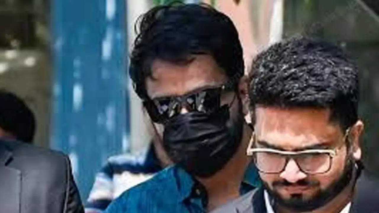 Sonu Sood : బెట్టింగ్ కేసులో ఈడీ విచారణకు హాజరైన నటుడు సోనూ సూద్...