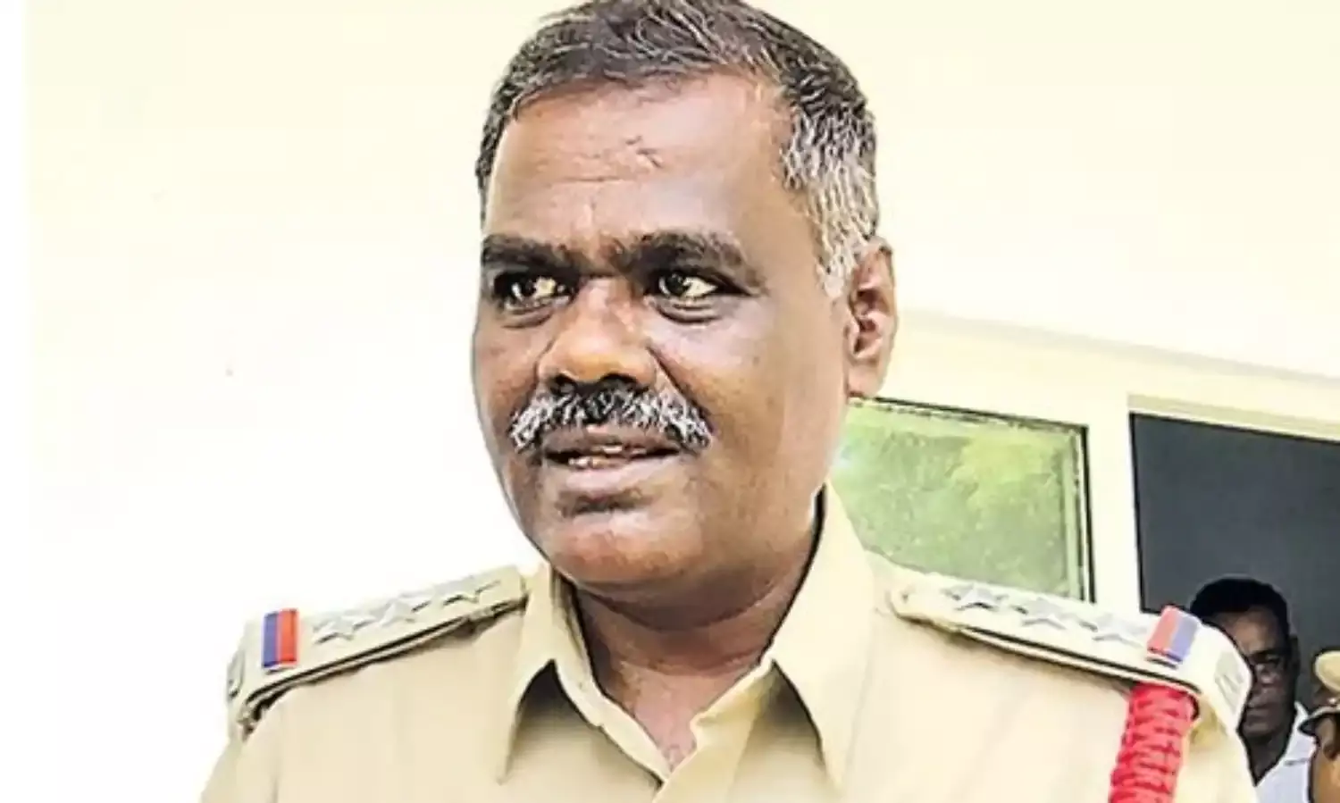 AP: సీఎంకే లీగల్ నోటీసులు ఇచ్చిన సీఐ AP: సీఎంకే లీగల్ నోటీసులు ఇచ్చిన సీఐ
