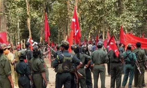 Maoists: లొంగిపోయిన 71 మంది   మావోయిస్టులు
