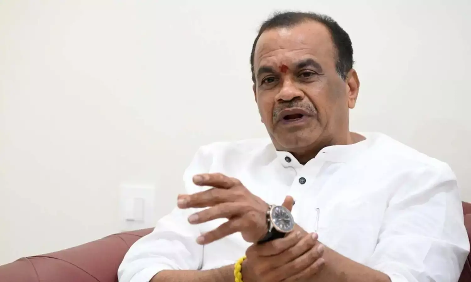 Komati Reddy : న్యాక్ సీనియర్ ఇన్ స్ట్రక్టర్ స్నేహలతను అభినందించిన మంత్రి కోమటి రెడ్డి Komati Reddy : న్యాక్ సీనియర్ ఇన్ స్ట్రక్టర్ స్నేహలతను అభినందించిన మంత్రి కోమటి రెడ్డి