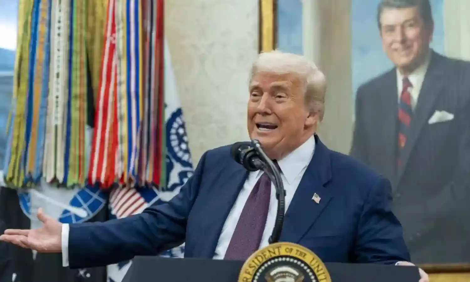 Trump : చేదు అనుభవాలపై దర్యాప్తు చేపట్టండి.. ట్రంప్ ఆదేశాలు Trump : చేదు అనుభవాలపై దర్యాప్తు చేపట్టండి.. ట్రంప్ ఆదేశాలు