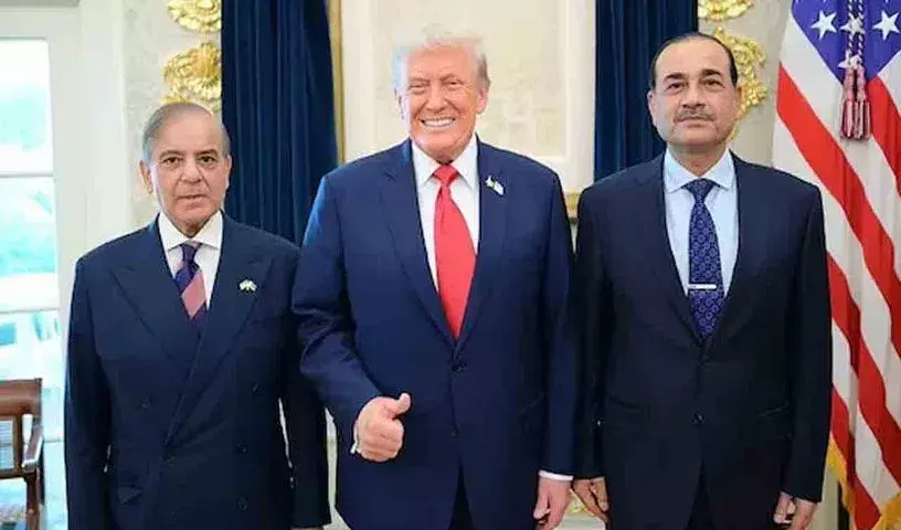 Trump: ట్రంప్తో షరీఫ్, మునీర్ 90 నిమిషాలు రహస్య చర్చలు.. Trump: ట్రంప్తో షరీఫ్, మునీర్ 90 నిమిషాలు రహస్య చర్చలు..