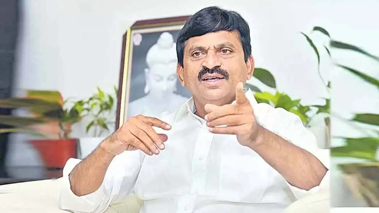 Ponguleti Srinivasa Reddy : పేదోడి నుంచి పైసా వసూలు చేసిన క్షమించేది లేదు : మంత్రి పొంగులేటి Ponguleti Srinivasa Reddy : పేదోడి నుంచి పైసా వసూలు చేసిన క్షమించేది లేదు : మంత్రి పొంగులేటి