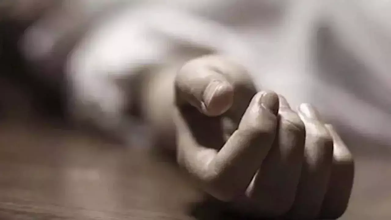 Crime : మైనర్ బాలికల అత్యాచారం కేసులో ముగ్గురు అరెస్ట్ Crime : మైనర్ బాలికల అత్యాచారం కేసులో ముగ్గురు అరెస్ట్