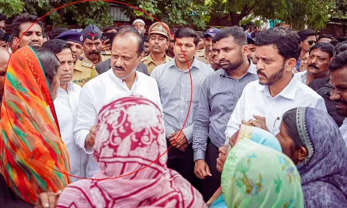 Ajit Pawar: నిన్ను సీఎంను చేయమంటావా? వరద మహిళపై అజిత్ పవార్ ఆగ్రహం Ajit Pawar: నిన్ను సీఎంను చేయమంటావా? వరద మహిళపై అజిత్ పవార్ ఆగ్రహం