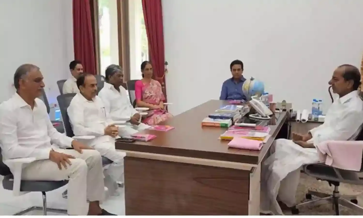 KCR: జూబ్లీహిల్స్ ఉప ఎన్నిక.. రంగంలోకి కేసీఆర్ KCR: జూబ్లీహిల్స్ ఉప ఎన్నిక.. రంగంలోకి కేసీఆర్