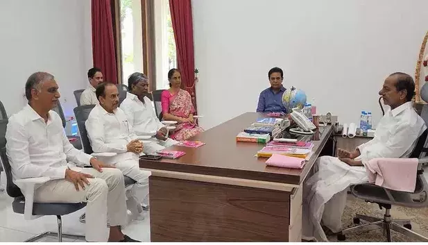 KCR: జూబ్లీహిల్స్ ఉప ఎన్నిక.. రంగంలోకి కేసీఆర్ KCR: జూబ్లీహిల్స్ ఉప ఎన్నిక.. రంగంలోకి కేసీఆర్