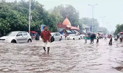 Heavy Rain : ఉమ్మడి కర్నూలు జిల్లాలో భారీ వర్షాలు Heavy Rain : ఉమ్మడి కర్నూలు జిల్లాలో భారీ వర్షాలు