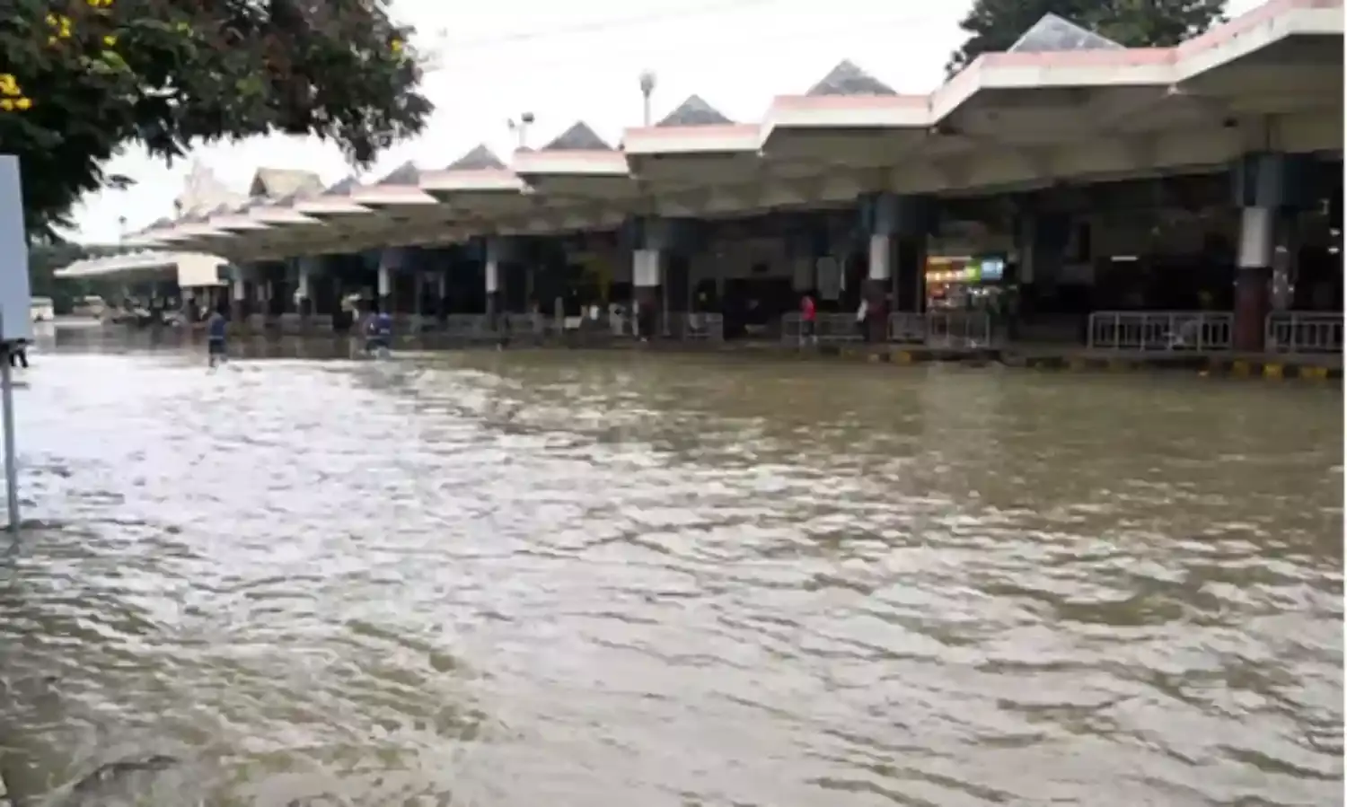 HYD RAINS: మూసీ మహోగ్రరూపం HYD RAINS: మూసీ మహోగ్రరూపం