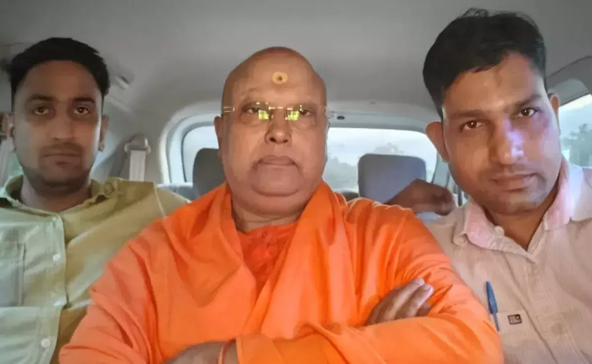 Agra: లైంగిక వేధింపుల కేసులో ఢీల్లీ బాబా అరెస్ట్ Agra: లైంగిక వేధింపుల కేసులో ఢీల్లీ బాబా అరెస్ట్