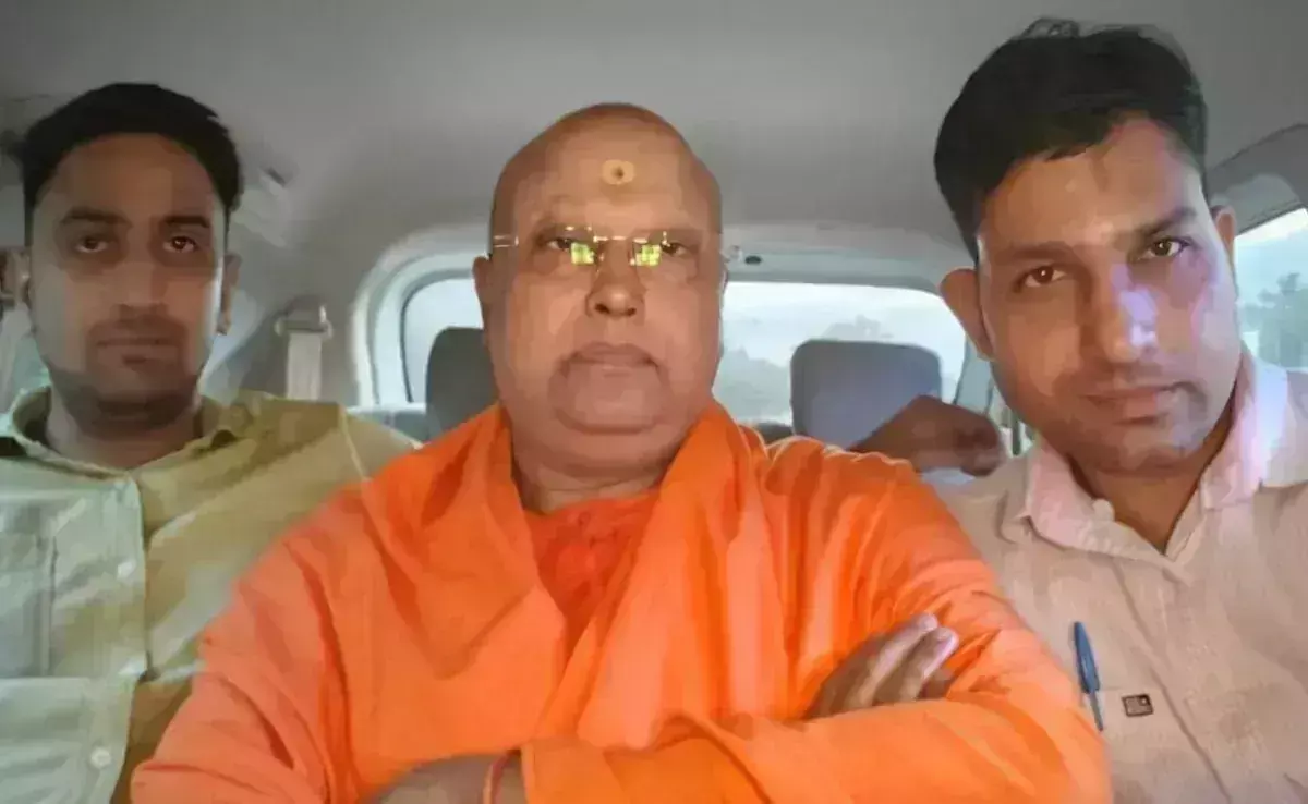 Agra: లైంగిక వేధింపుల కేసులో ఢీల్లీ బాబా అరెస్ట్