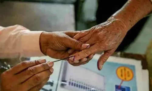 Elections : తెలంగాణలో స్థానిక ఎన్నికల నగారా: అక్టోబర్ 9న నోటిఫికేషన్... Elections : తెలంగాణలో స్థానిక ఎన్నికల నగారా: అక్టోబర్ 9న నోటిఫికేషన్...