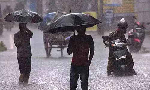 Heavy Rain : తెలంగాణకు మరో భారీ వర్ష సూచన: బంగాళాఖాతంలో కొత్త అల్పపీడనం Heavy Rain : తెలంగాణకు మరో భారీ వర్ష సూచన: బంగాళాఖాతంలో కొత్త అల్పపీడనం