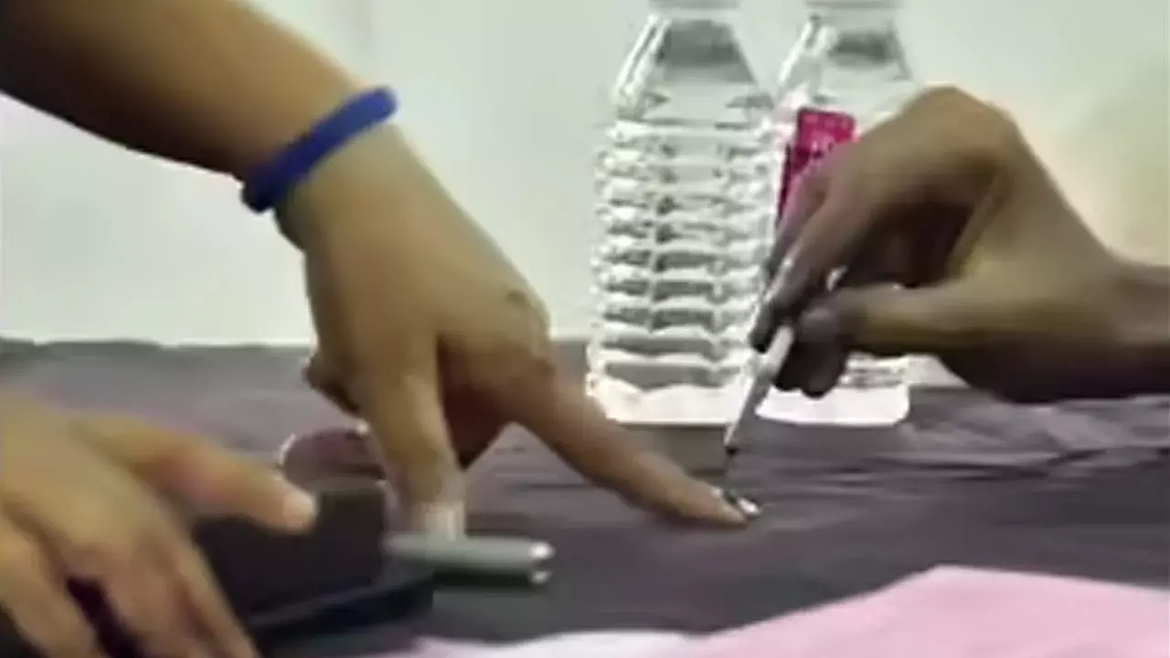 Local Body Elections : అక్కడ నో ఎలక్షన్స్....స్థానిక సంస్థల ఎన్నికల్లో కీలక పరిణామం... Local Body Elections : అక్కడ నో ఎలక్షన్స్....స్థానిక సంస్థల ఎన్నికల్లో కీలక పరిణామం...