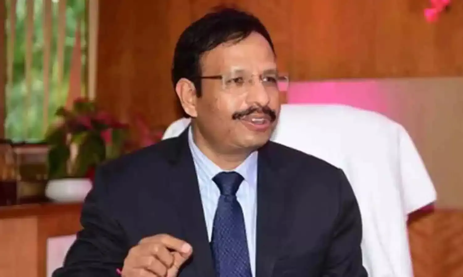 VC Sajjanar : బస్సు దిగే సమయం వచ్చింది: ఇక కొత్త మార్గంలో నా పయనం...వీసీ సజ్జనార్ ఆసక్తికర ట్వీట్... VC Sajjanar : బస్సు దిగే సమయం వచ్చింది: ఇక కొత్త మార్గంలో నా పయనం...వీసీ సజ్జనార్ ఆసక్తికర ట్వీట్...