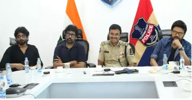 MEETING: చిరంజీవి, నాగార్జున, వెంకటేష్ అత్యవసర సమావేశం MEETING: చిరంజీవి, నాగార్జున, వెంకటేష్ అత్యవసర సమావేశం