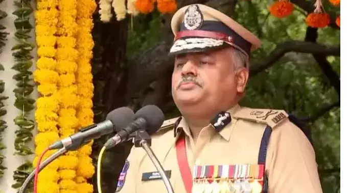 DGP: కంటతడి పెట్టిన తెలంగాణ డీజీపీ DGP: కంటతడి పెట్టిన తెలంగాణ డీజీపీ