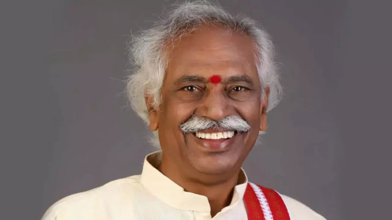 Bandaru Dattatreya : ఉగ్రవాదాన్ని అంతం చేయాలనే సందేశంతో ఆలయ్ బలయ్