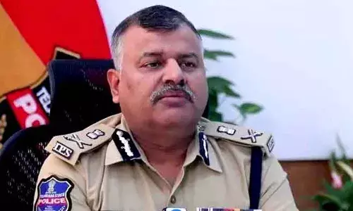 GP Jitender : తల్లిని గుర్తు చేసుకుని కన్నీళ్లు పెట్టుకున్న తెలంగాణ డీజీపీ