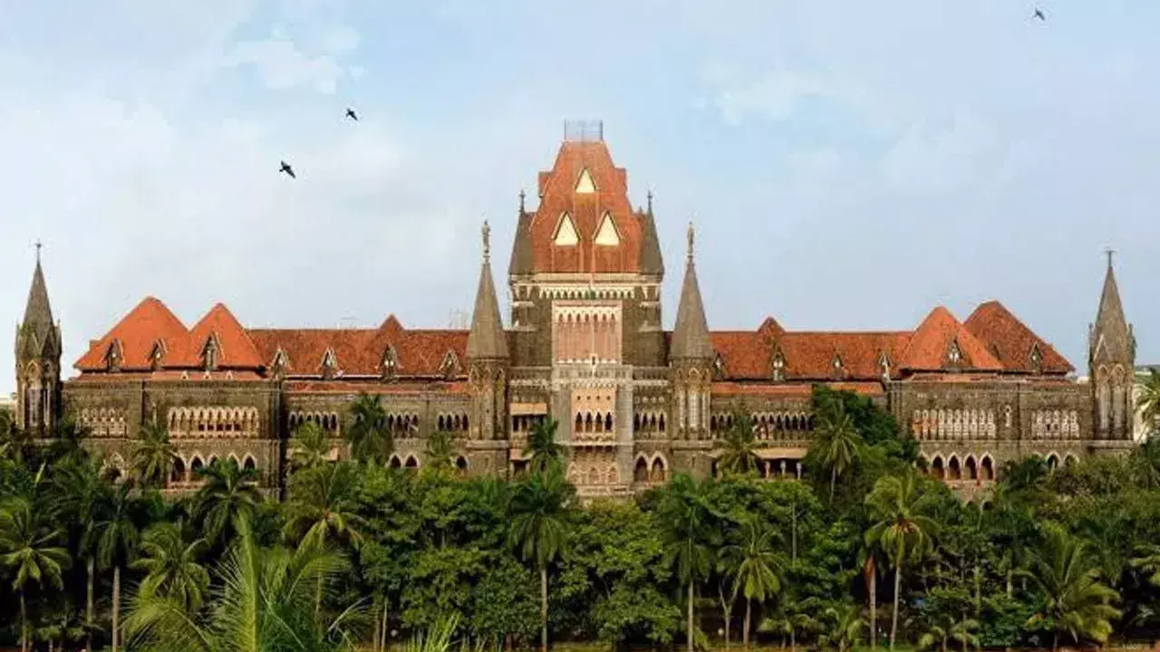 Bombay High Court: అత్యాచార బాధితురాలిని పెళ్లి చేసుకున్నా.. పోక్సో కేసు రద్దు కాదు! Bombay High Court: అత్యాచార బాధితురాలిని పెళ్లి చేసుకున్నా.. పోక్సో కేసు రద్దు కాదు!