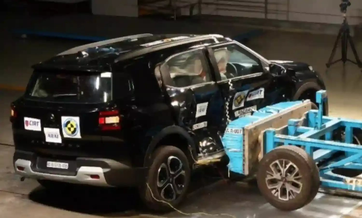 Citroen Aircross : సేఫ్టీలో దుమ్మురేపిన సిట్రోయెన్ ఎయిర్ క్రాస్.. క్రాష్ టెస్ట్లో 5 స్టార్ రేటింగ్ Citroen Aircross : సేఫ్టీలో దుమ్మురేపిన సిట్రోయెన్ ఎయిర్ క్రాస్.. క్రాష్ టెస్ట్లో 5 స్టార్ రేటింగ్