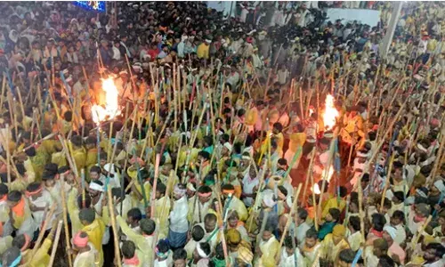 Devaragattu Banni Utsavam: దేవరగట్టు కర్రల సమరంలో రక్తపుటేరులు