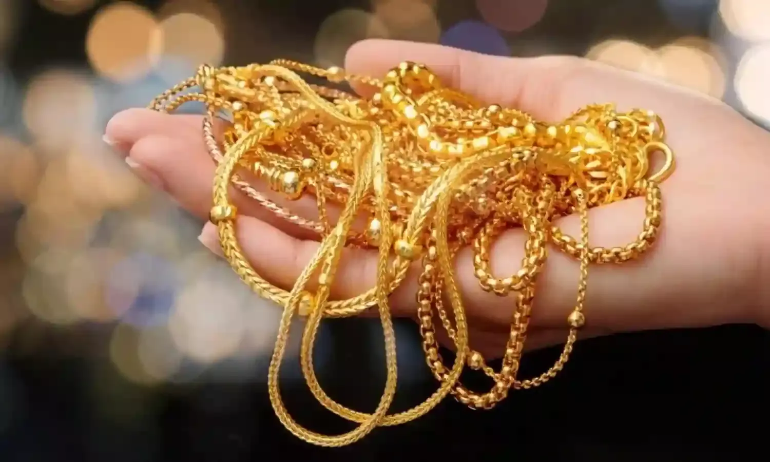 Gold Limit : ఇంట్లో ఎంత బంగారం పెట్టుకోవచ్చు? లిమిట్ దాటితే ఐటీ నోటిసులు వస్తాయా ? Gold Limit : ఇంట్లో ఎంత బంగారం పెట్టుకోవచ్చు? లిమిట్ దాటితే ఐటీ నోటిసులు వస్తాయా ?