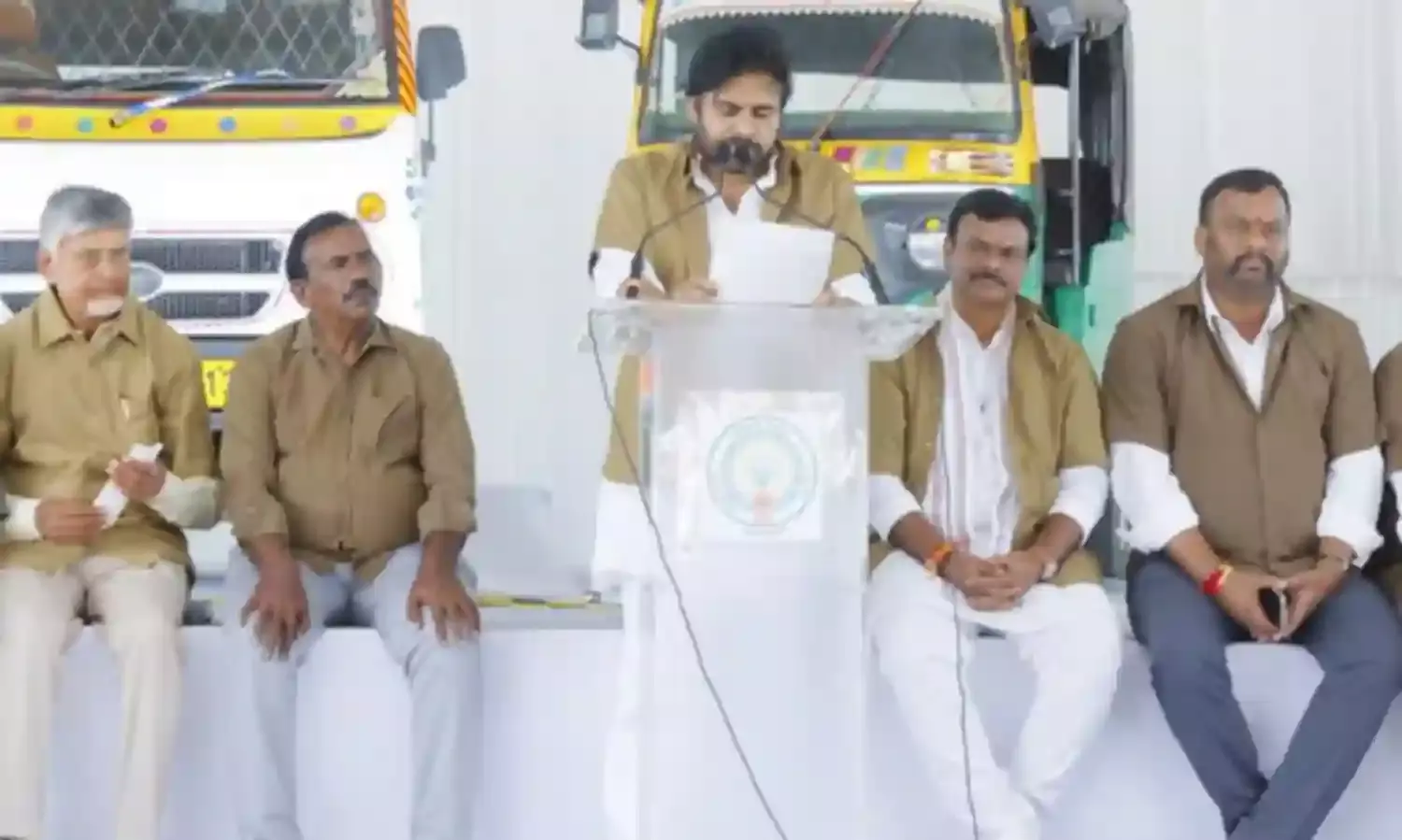PAWAN: ప్రభుత్వానికి భారమైనా ఆనందంగా భరిస్తాం: పవన్ PAWAN: ప్రభుత్వానికి భారమైనా ఆనందంగా భరిస్తాం: పవన్