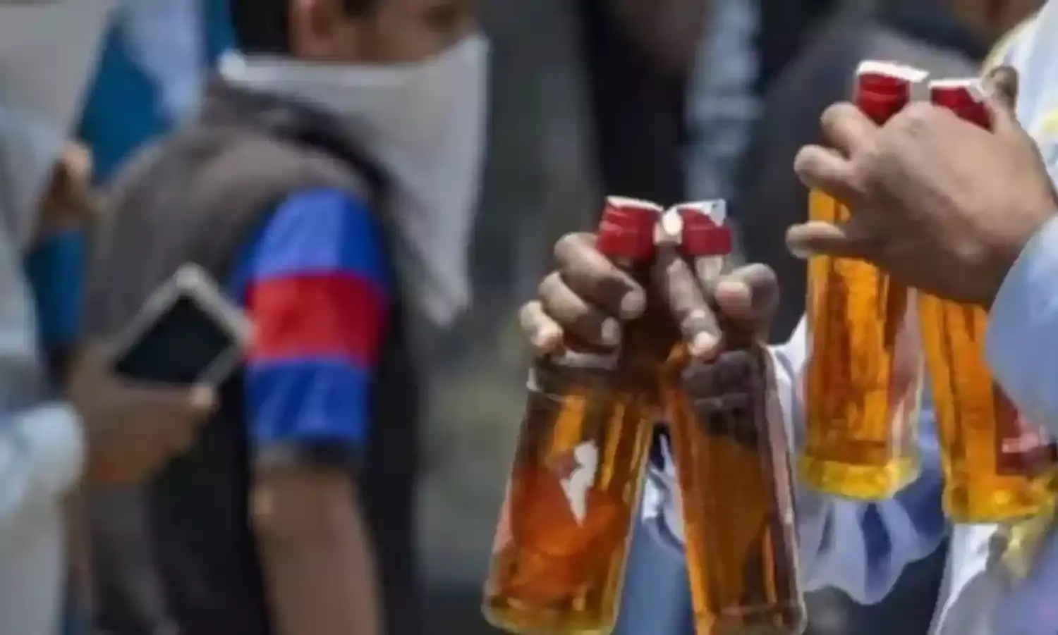 Liquor Sales : తెగ తాగేశారు.. ప్రభుత్వానికి రికార్డు స్థాయిలో ఏకంగా రూ.4,192 కోట్ల ఆదాయం. Liquor Sales : తెగ తాగేశారు.. ప్రభుత్వానికి రికార్డు స్థాయిలో ఏకంగా రూ.4,192 కోట్ల ఆదాయం.