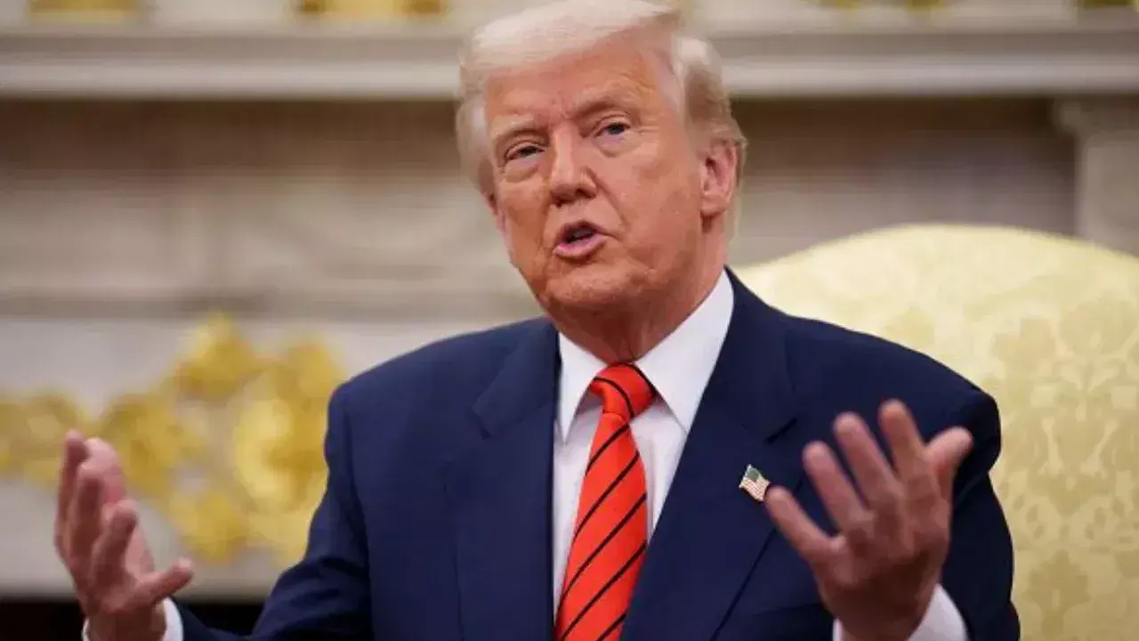 Donald Trump: ట్రక్కులపై 25 శాతం టారీఫ్లు విధించిన ట్రంప్ Donald Trump: ట్రక్కులపై 25 శాతం టారీఫ్లు విధించిన ట్రంప్
