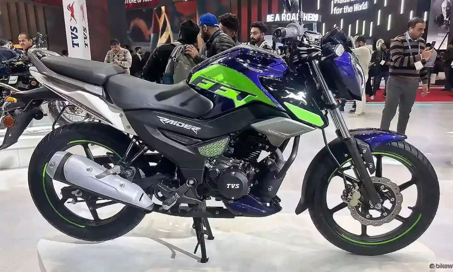 TVS Raider : టీవీఎస్ నుంచి నయా బైక్.. హైటెక్ ఫీచర్లతో అదరగొట్టింది.. ఇకపై రైడింగ్ మరింత థ్రిల్లింగ్. TVS Raider : టీవీఎస్ నుంచి నయా బైక్.. హైటెక్ ఫీచర్లతో అదరగొట్టింది.. ఇకపై రైడింగ్ మరింత థ్రిల్లింగ్.